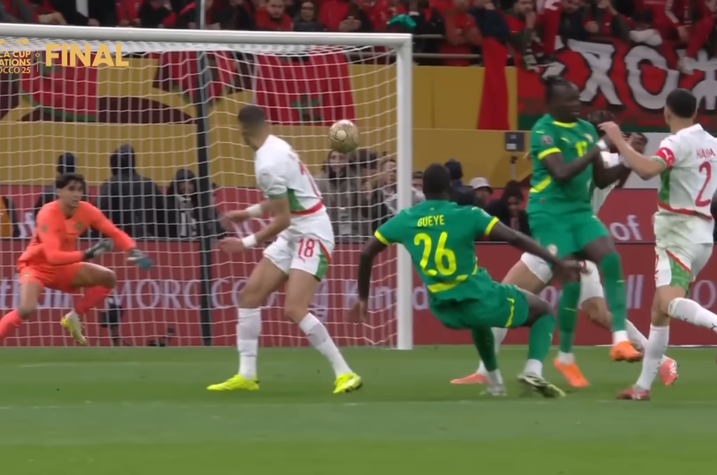 Gol Senegal oleh Pape Gueye via cafonline.com